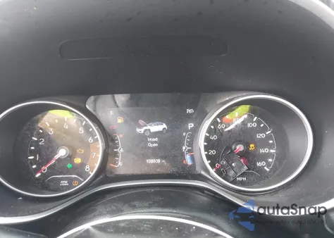 2018 Jeep Compass Latitude 4X4 из США, поврежденный, VIN 3C4NJDBB2JT246030